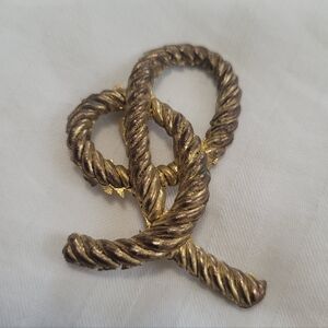 Gold Toned Rope Nautical Knot Western Rodeo Lasso Brooch Sailor Cowgirl
